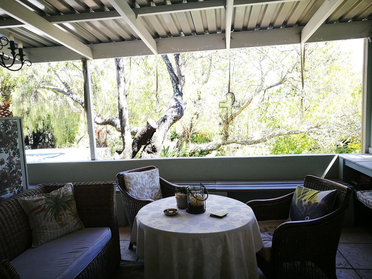 Almond Cottage Bed & Breakfast Somerset West Exteriör bild