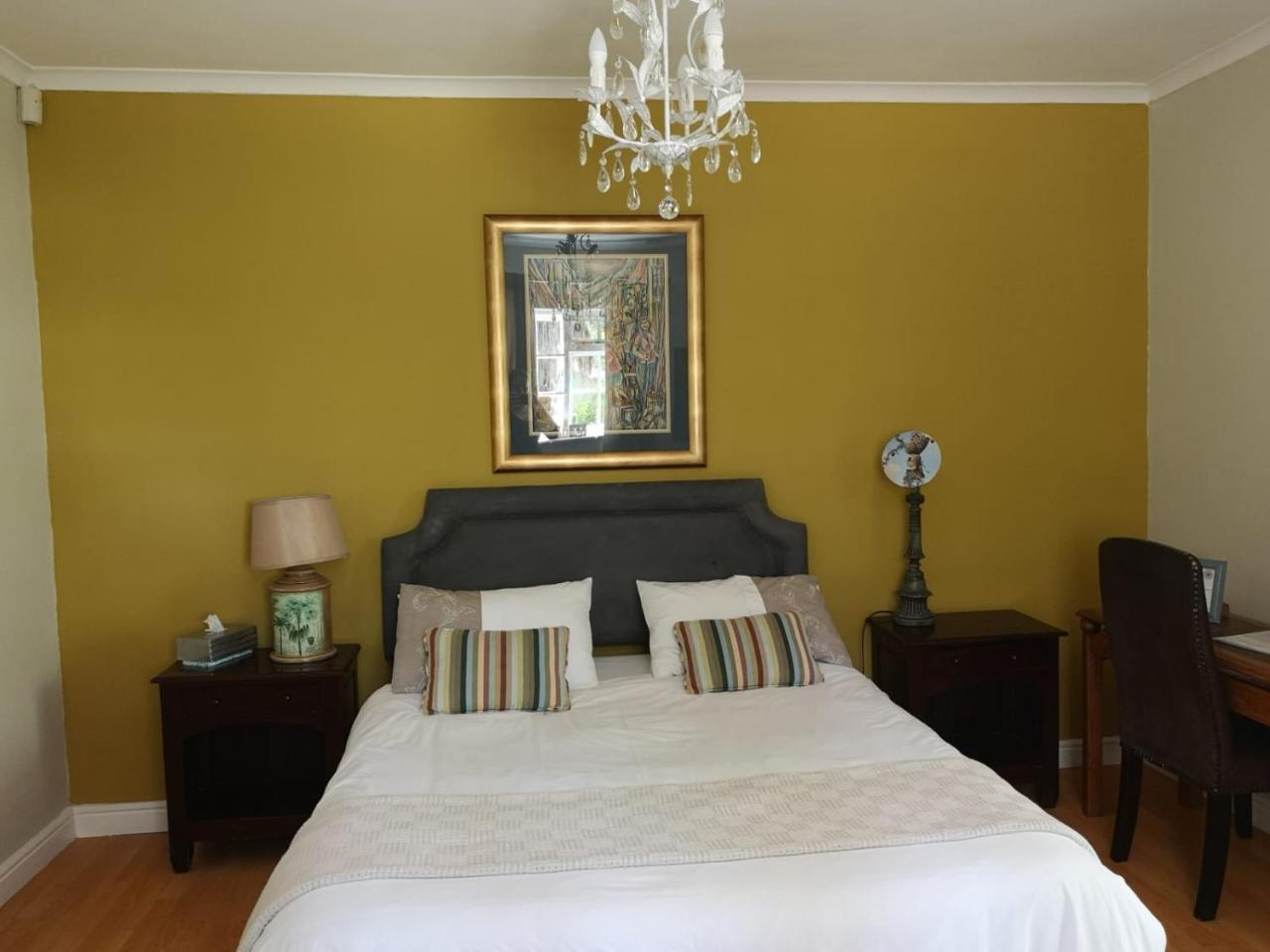 Almond Cottage Bed & Breakfast Somerset West Exteriör bild